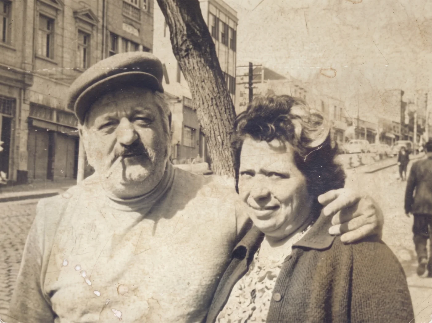 Casal fundador da família Tico em uma fotografia histórica